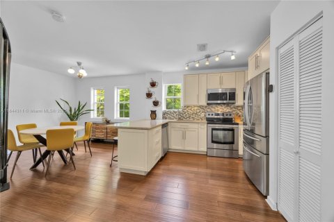 Copropriété à vendre à Miami, Floride: 2 chambres, 100.33 m2 № 1981437 - photo 6