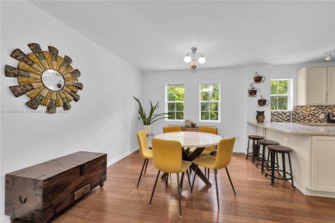 Copropriété à vendre à Miami, Floride: 2 chambres, 100.33 m2 № 1981437 - photo 12