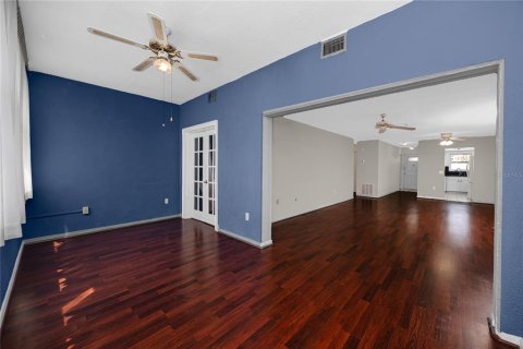 Condo in Gulfport, Florida, 2 bedrooms  № 2373498 - photo 12