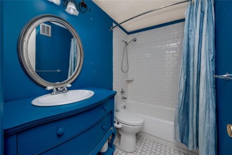 Condo in Gulfport, Florida, 2 bedrooms  № 2373498 - photo 23