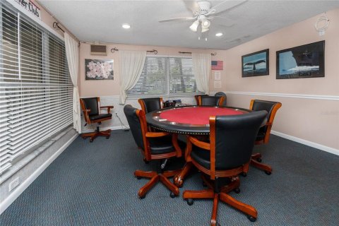 Condo in Gulfport, Florida, 2 bedrooms  № 2373498 - photo 29