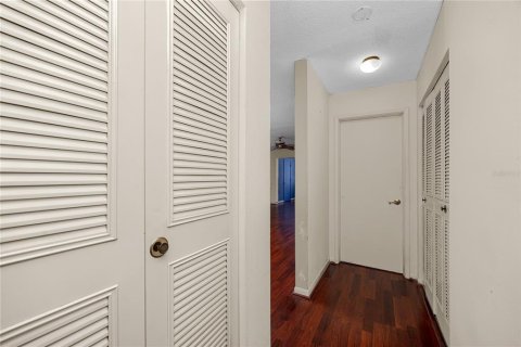 Condo in Gulfport, Florida, 2 bedrooms  № 2373498 - photo 22