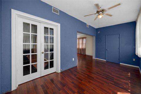 Condo in Gulfport, Florida, 2 bedrooms  № 2373498 - photo 10