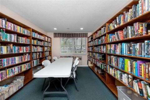 Condo in Gulfport, Florida, 2 bedrooms  № 2373498 - photo 28