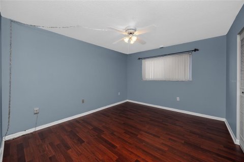 Condo in Gulfport, Florida, 2 bedrooms  № 2373498 - photo 18