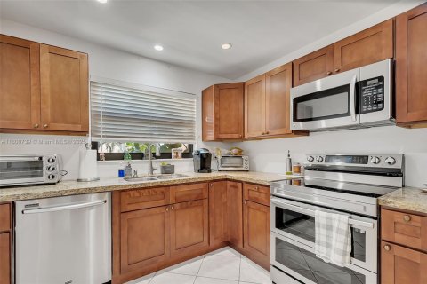 Condominio en venta en Pembroke Pines, Florida, 3 dormitorios, 136.75 m2 № 1742461 - foto 7