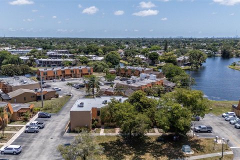 Condominio en venta en Pembroke Pines, Florida, 3 dormitorios, 136.75 m2 № 1742461 - foto 29
