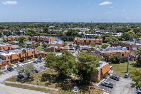 Condominio en venta en Pembroke Pines, Florida, 3 dormitorios, 136.75 m2 № 1742461 - foto 30