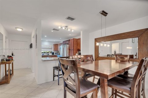 Condominio en venta en Pembroke Pines, Florida, 3 dormitorios, 136.75 m2 № 1742461 - foto 10