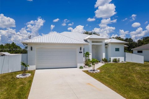 Casa en Lehigh Acres, Florida 3 dormitorios, 152.73 m2 № 2263277