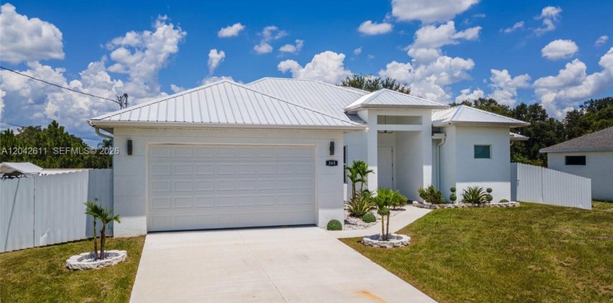 House in Lehigh Acres, Florida 3 bedrooms, 152.73 sq.m. № 2263277