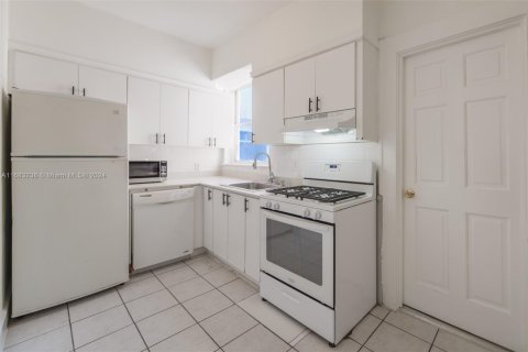 Condominio en venta en Miami Beach, Florida, 1 dormitorio, 48.77 m2 № 1868472 - foto 11
