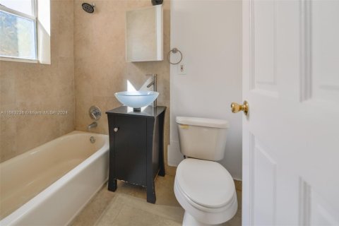 Condominio en venta en Miami Beach, Florida, 1 dormitorio, 48.77 m2 № 1868472 - foto 13