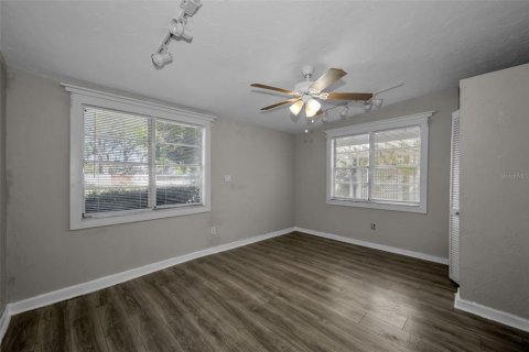 Villa ou maison à louer à Tarpon Springs, Floride: 3 chambres, 109.62 m2 № 2152343 - photo 10