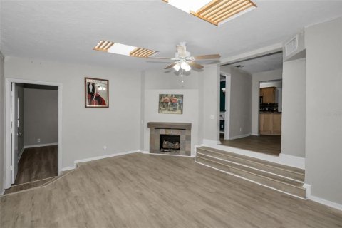 Villa ou maison à louer à Tarpon Springs, Floride: 3 chambres, 109.62 m2 № 2152343 - photo 4