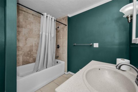 Villa ou maison à louer à Tarpon Springs, Floride: 3 chambres, 109.62 m2 № 2152343 - photo 9