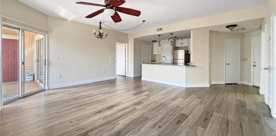 Condo in Ocoee, Florida, 2 bedrooms № 1886121