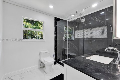 House in Miami Gardens, Florida 3 bedrooms, 198.63 sq.m. № 2076099 - photo 17