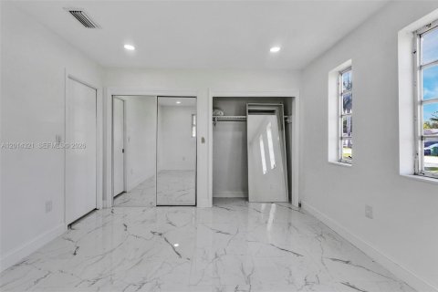 House in Miami Gardens, Florida 3 bedrooms, 198.63 sq.m. № 2076099 - photo 19