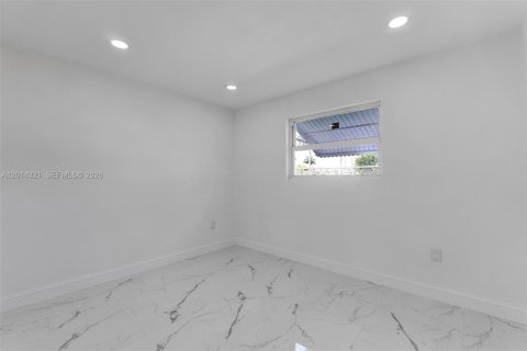 House in Miami Gardens, Florida 3 bedrooms, 198.63 sq.m. № 2076099 - photo 23