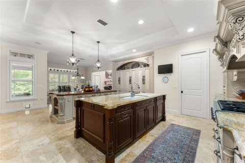 House in Gainesville, Florida 4 bedrooms, 541.9 sq.m. № 2419171 - photo 8