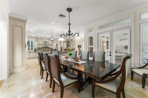 House in Gainesville, Florida 4 bedrooms, 541.9 sq.m. № 2419171 - photo 10