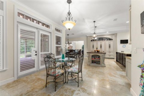House in Gainesville, Florida 4 bedrooms, 541.9 sq.m. № 2419171 - photo 11