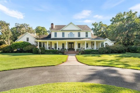 House in Gainesville, Florida 4 bedrooms, 541.9 sq.m. № 2419171