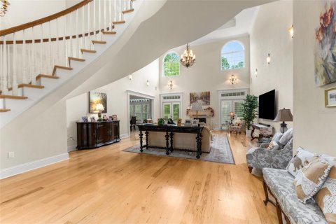 House in Gainesville, Florida 4 bedrooms, 541.9 sq.m. № 2419171 - photo 4