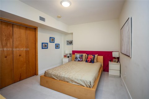 House in Miami Beach, Florida 4 bedrooms, 275.36 sq.m. № 2010664 - photo 23