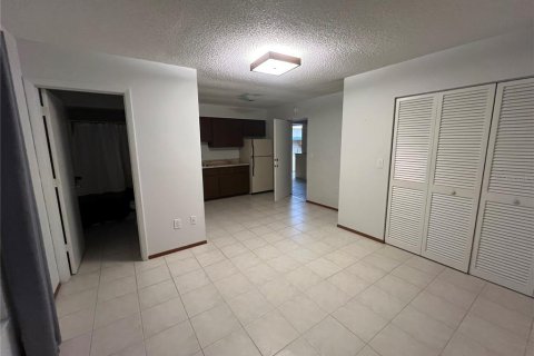 Снять в аренду квартиру в Сарасота, Флорида 1 комната, 37.16м2, № 2098011 - фото 3