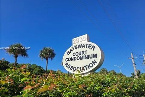 Copropriété à louer à North Miami Beach, Floride: 1 chambre, 75.07 m2 № 1994257 - photo 1