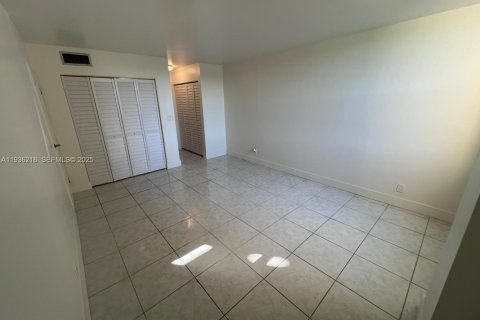 Copropriété à louer à North Miami Beach, Floride: 1 chambre, 75.07 m2 № 1994257 - photo 15