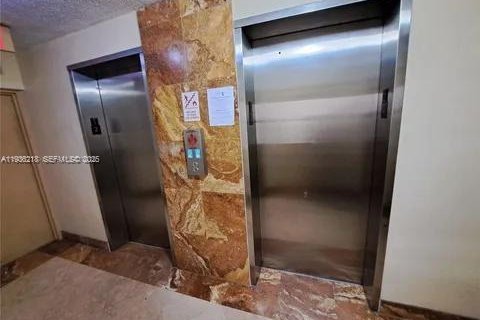 Copropriété à louer à North Miami Beach, Floride: 1 chambre, 75.07 m2 № 1994257 - photo 30