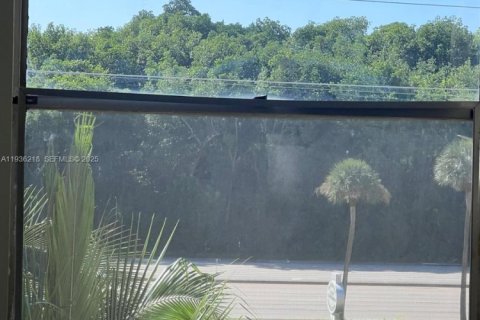 Copropriété à louer à North Miami Beach, Floride: 1 chambre, 75.07 m2 № 1994257 - photo 5