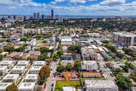 Land in Miami, Florida № 2012546 - photo 4
