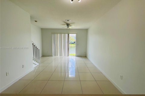 Touwnhouse à vendre à Lauderhill, Floride: 2 chambres, 104.05 m2 № 2084217 - photo 5