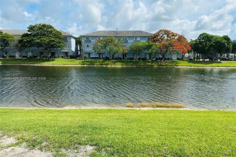 Touwnhouse à vendre à Lauderhill, Floride: 2 chambres, 104.05 m2 № 2084217 - photo 9