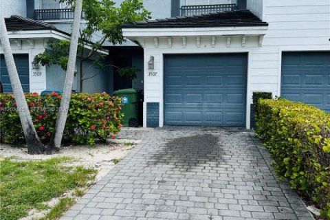 Touwnhouse à vendre à Lauderhill, Floride: 2 chambres, 104.05 m2 № 2084217 - photo 1