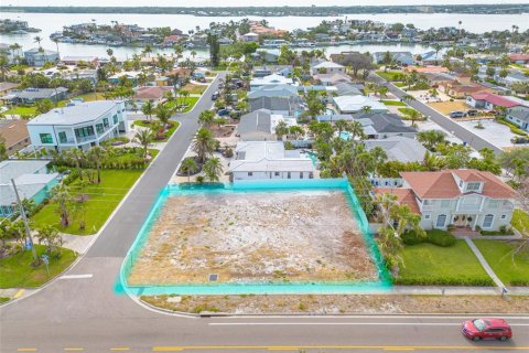 Terreno en venta en Belleair Beach, Florida № 1678338 - foto 4