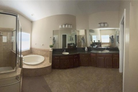 House in Ruskin, Florida 4 bedrooms, 279.17 sq.m. № 1834869 - photo 20