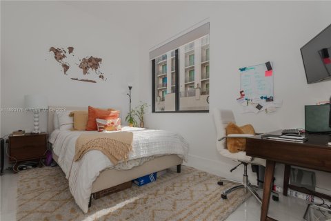 Condo in Coral Gables, Florida, 1 bedroom  № 1693954 - photo 14