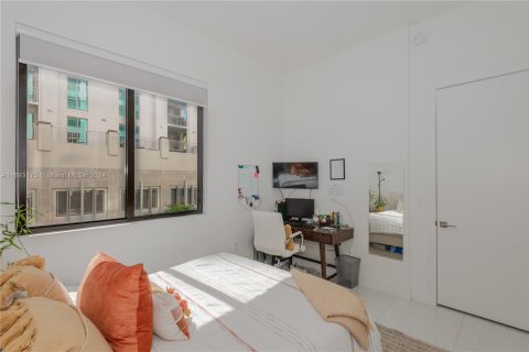 Condo in Coral Gables, Florida, 1 bedroom  № 1693954 - photo 9
