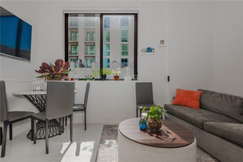 Condo in Coral Gables, Florida, 1 bedroom  № 1693954 - photo 19