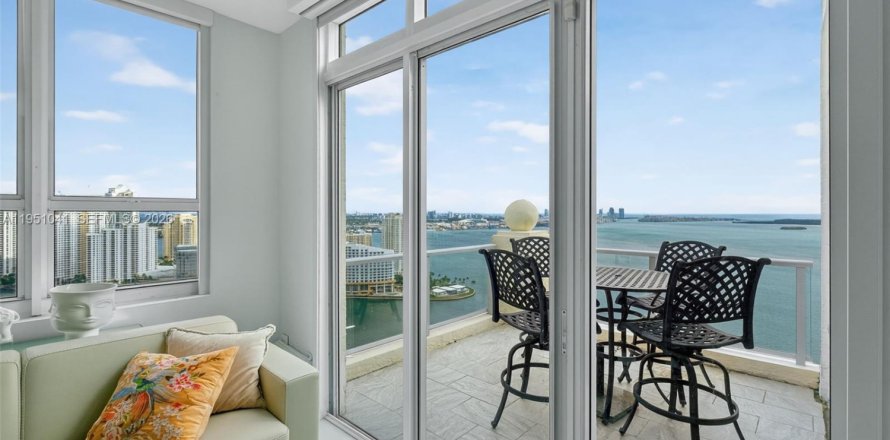 Квартира в Майами, Флорида 3 спальни, 176.51м2 № 2006248