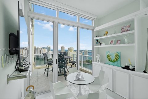 Снять в аренду квартиру в Майами, Флорида 3 спальни, 176.51м2, № 2006248 - фото 9
