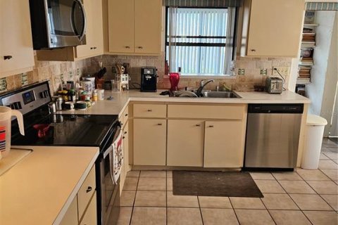 Condo in Bradenton, Florida, 2 bedrooms  № 1572257 - photo 19