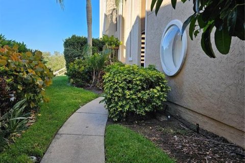 Condo in Bradenton, Florida, 2 bedrooms  № 1572257 - photo 3