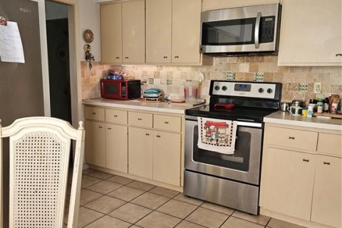 Condo in Bradenton, Florida, 2 bedrooms  № 1572257 - photo 16