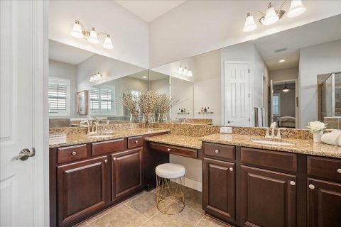 House in Apollo Beach, Florida 3 bedrooms, 166.95 sq.m. № 1751235 - photo 13